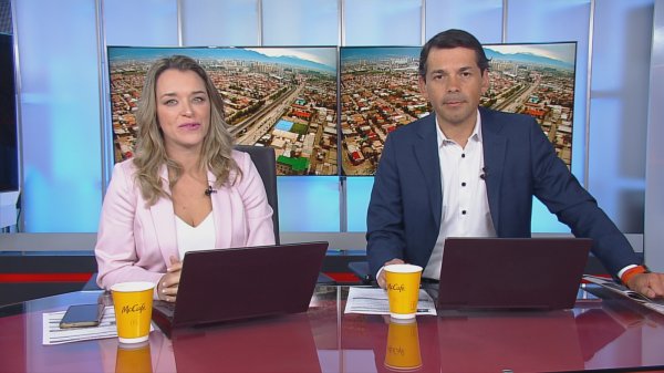 Carla Zunino y Gustavo Huerta presentando 24 AM