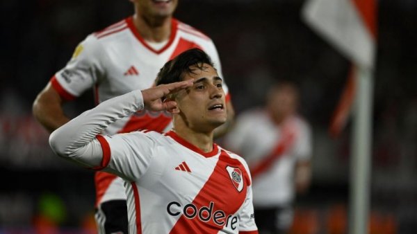 Pablo Solari marcó un doblete en el triunfo de River plate ante Barracas Central