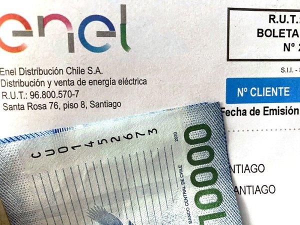 Alza cuentas de la luz. Cuentas de la electricidad.