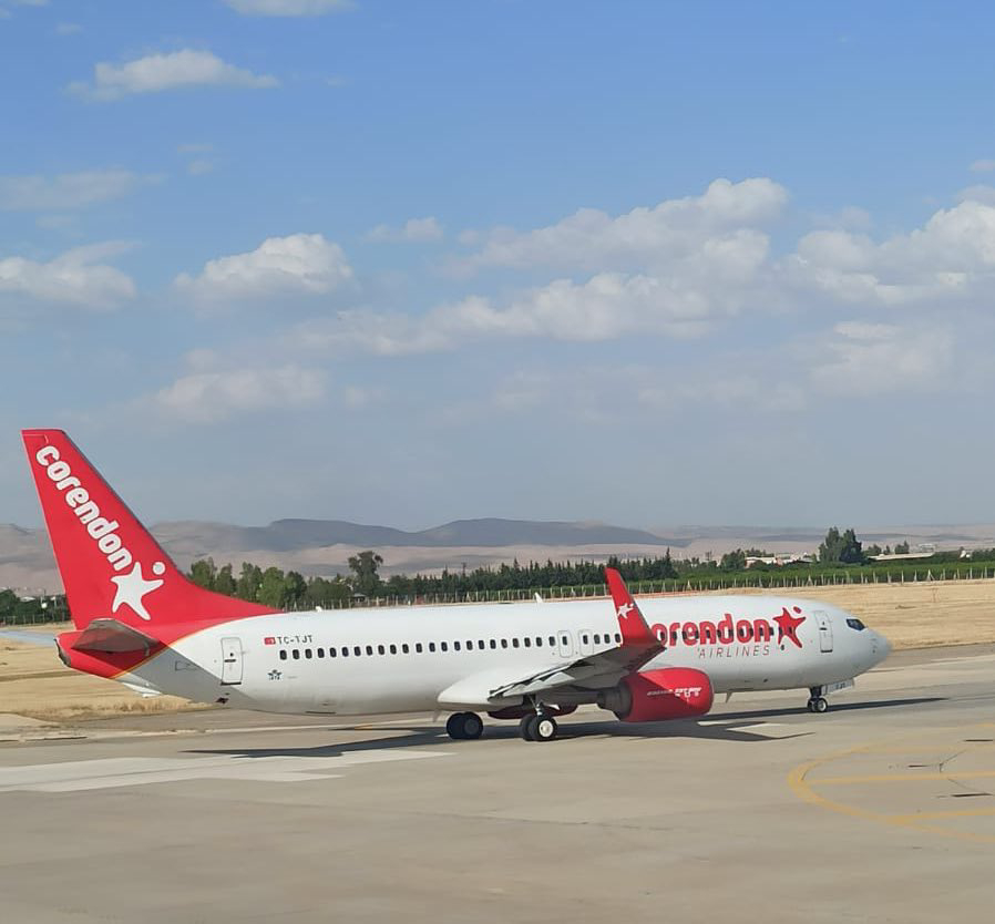 Aerolínea con sección solo adultos.