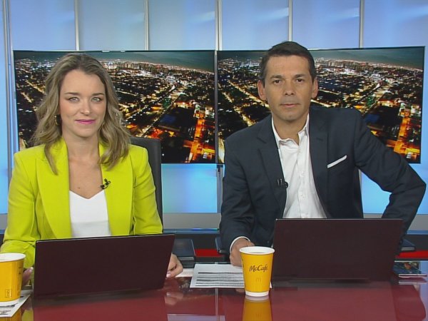 Carla Zunino y Gustavo Huerta presentando 24 AM