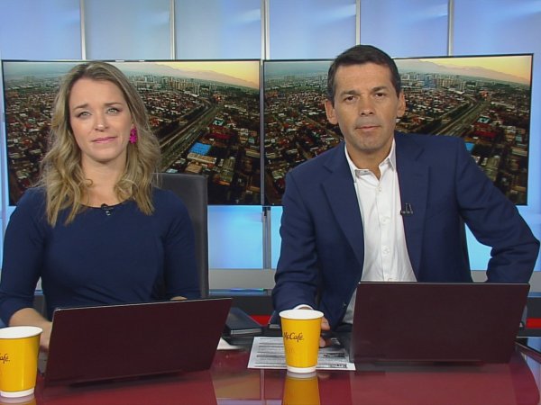 Carla Zunino y Gustavo Huerta presentando 24 AM