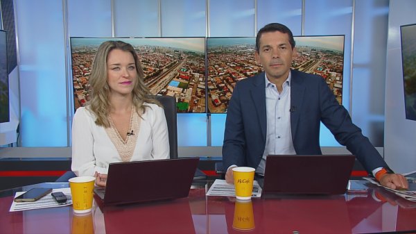 Carla Zunino y Gustavo Huerta presentando 24 AM
