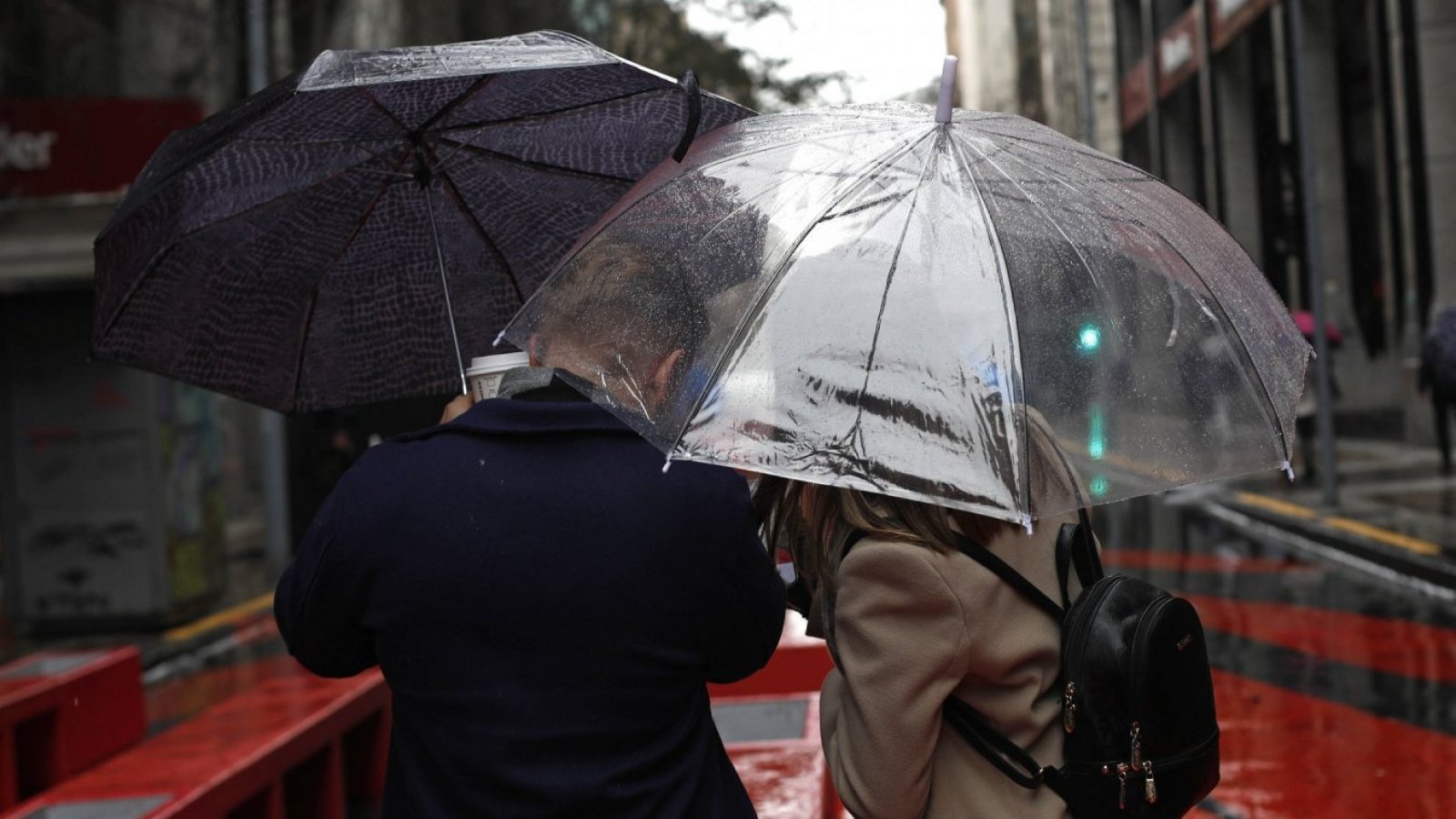 Lluvia en Santiago.