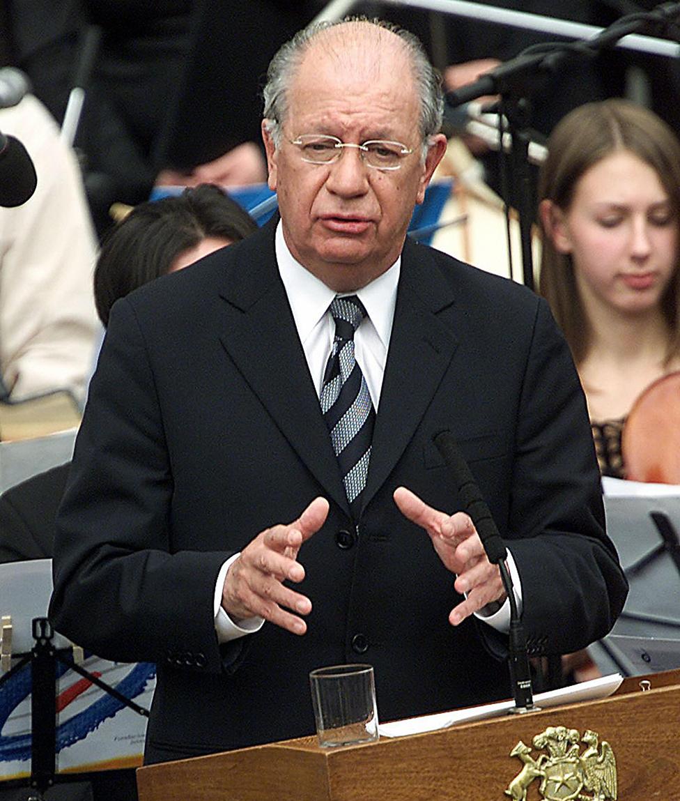 Ricardo Lagos hablando en la Moneda el 11 de septiembre de 2003