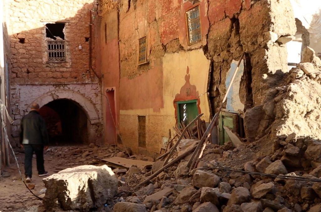 Detalle de los destrozos en una calle de Marrakesh.