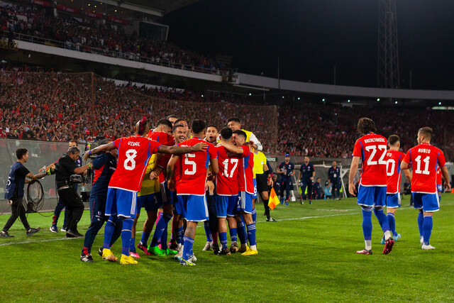 Selección Chilena celebrando un gol