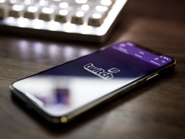 Teléfono con Twitch