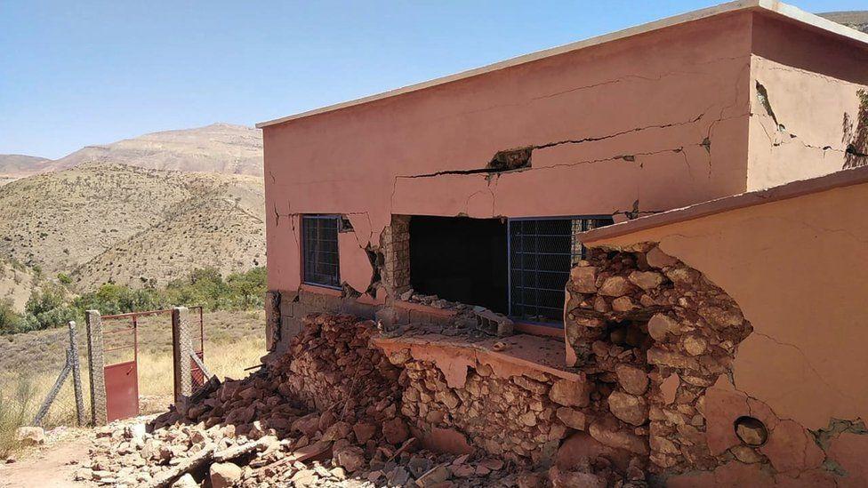La escuela donde trabajaba Nesreen, dañada por el terremoto 