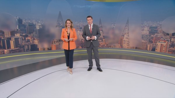 Carla Zunino y Davor Gjuranovic presentando 24 AM