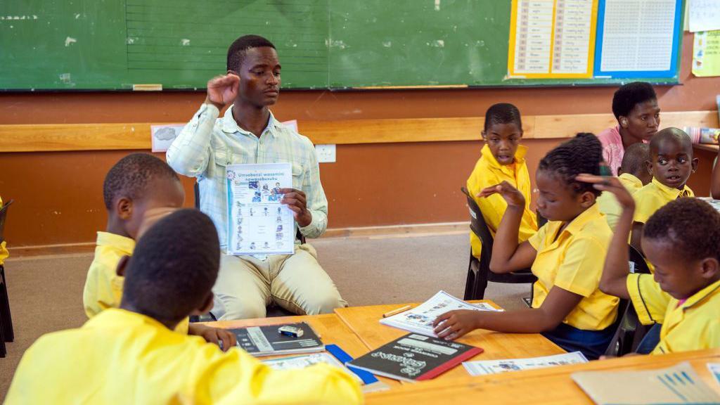 Estudiantes sordos en una escuela rura el Sudáfrica.