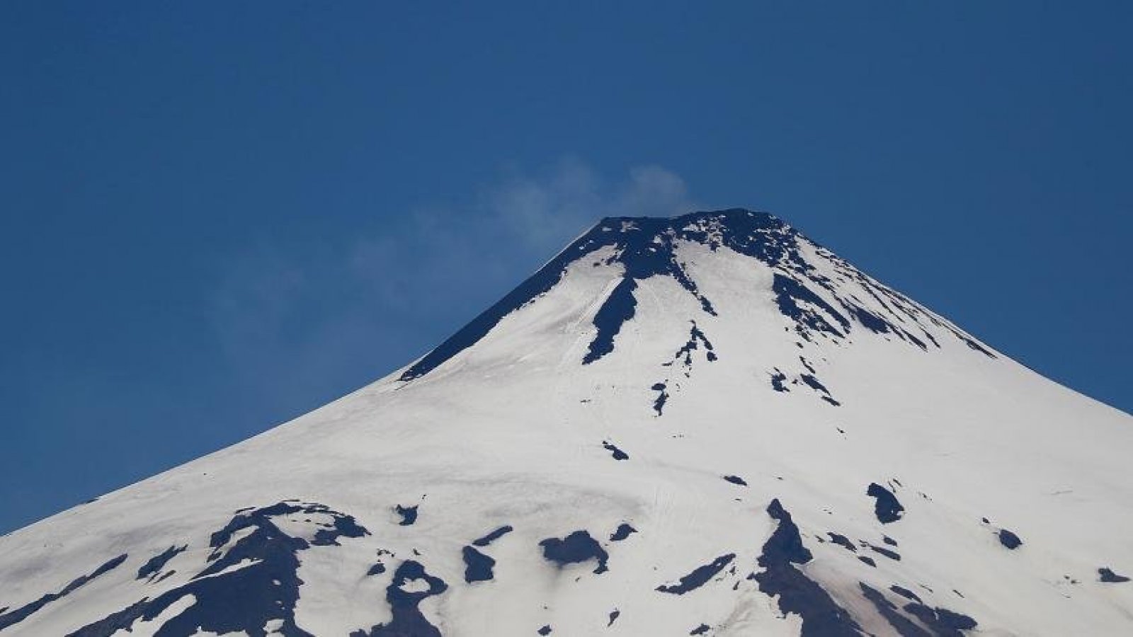 Volcán Villarrica en Alerta Naranaja por inestabilidad