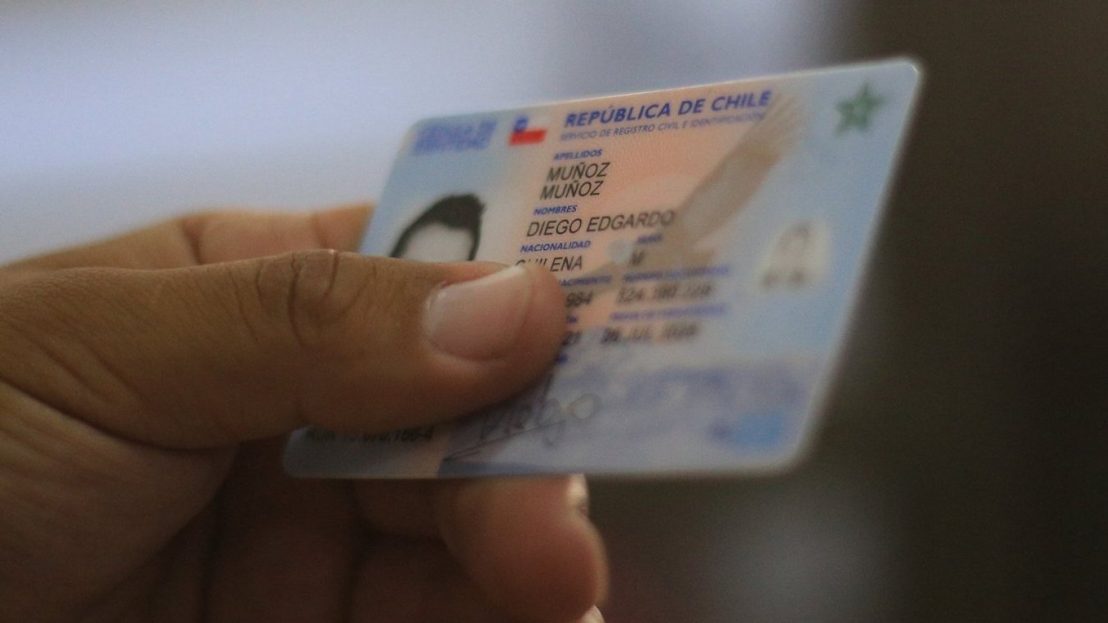 Renovación y reimpresión del carnet de identidad por Internet y App.