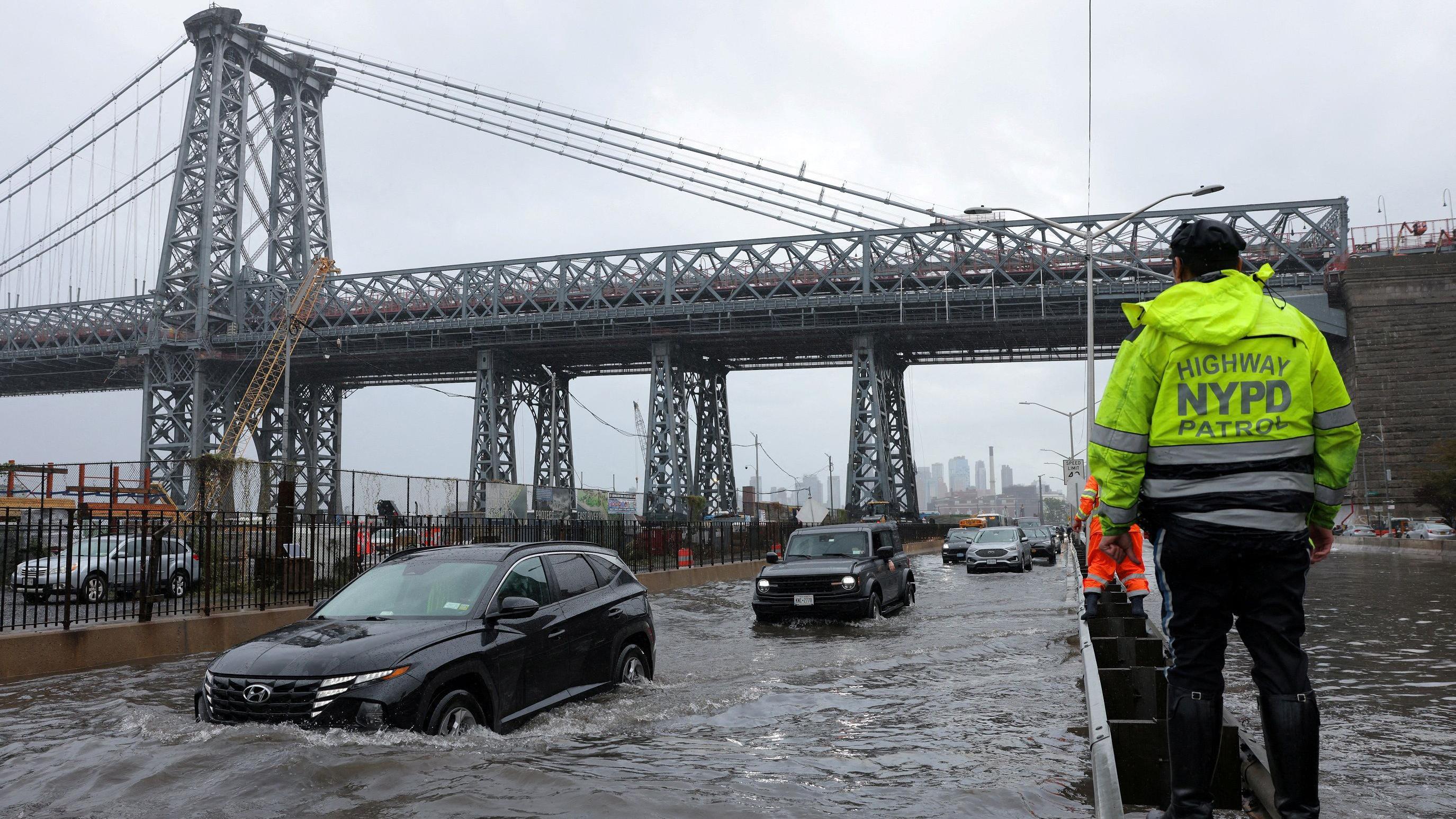 Una agente de la patrulla de la ciudad de Nueva York