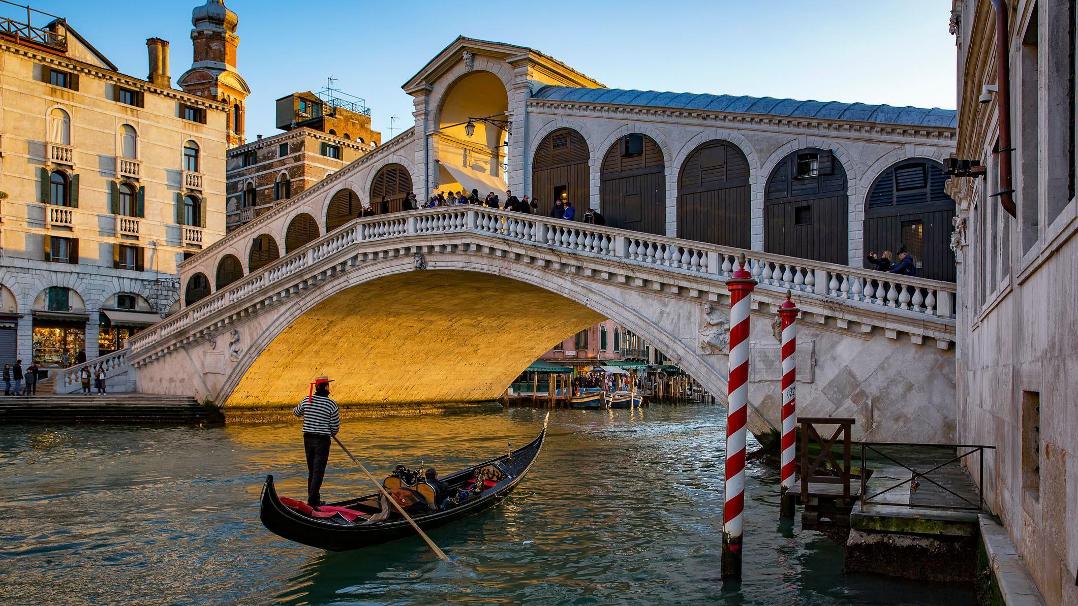 Puente de Rialto en Venecia