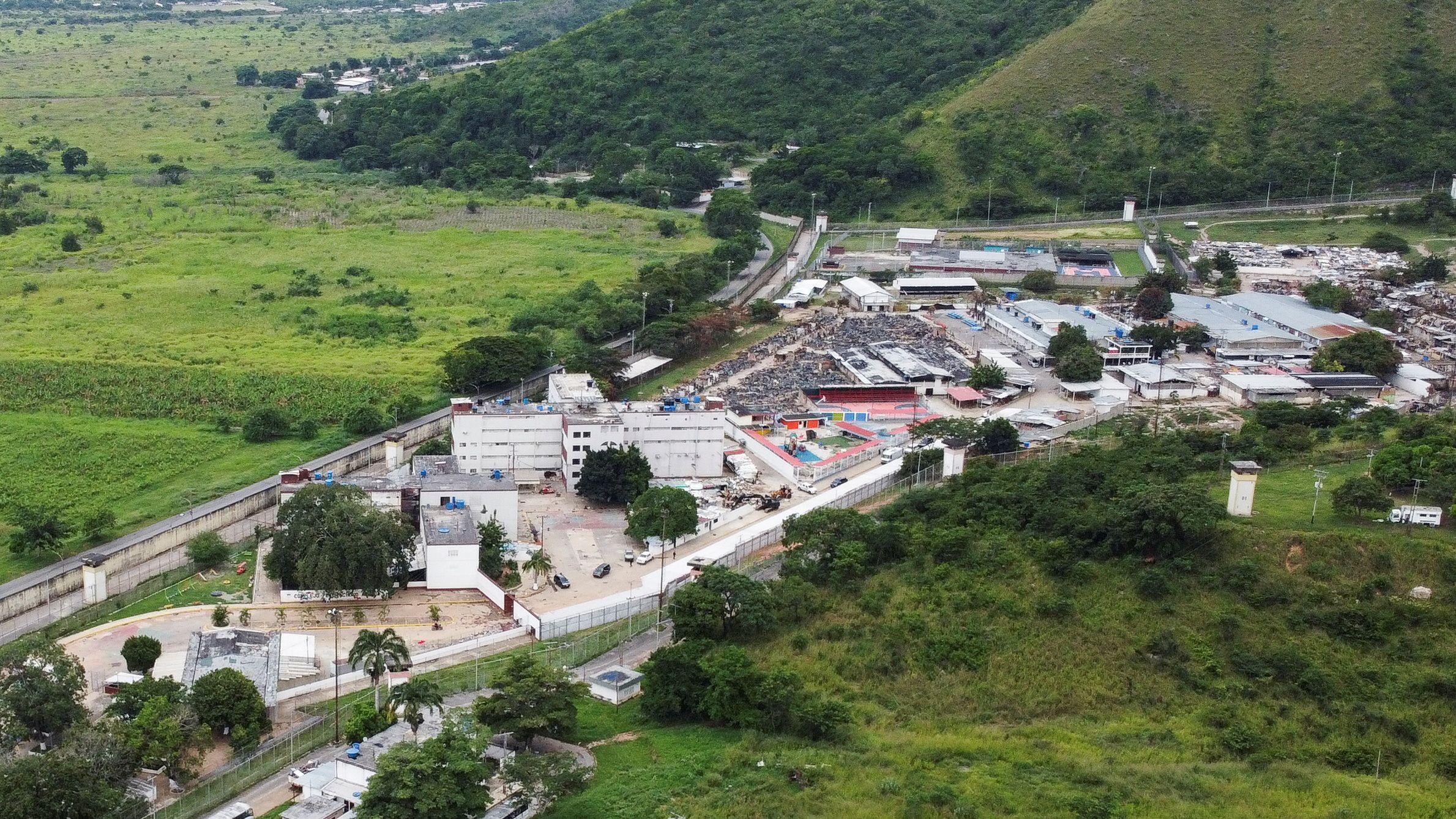 Toma aérea de la cárcel de Tocorón