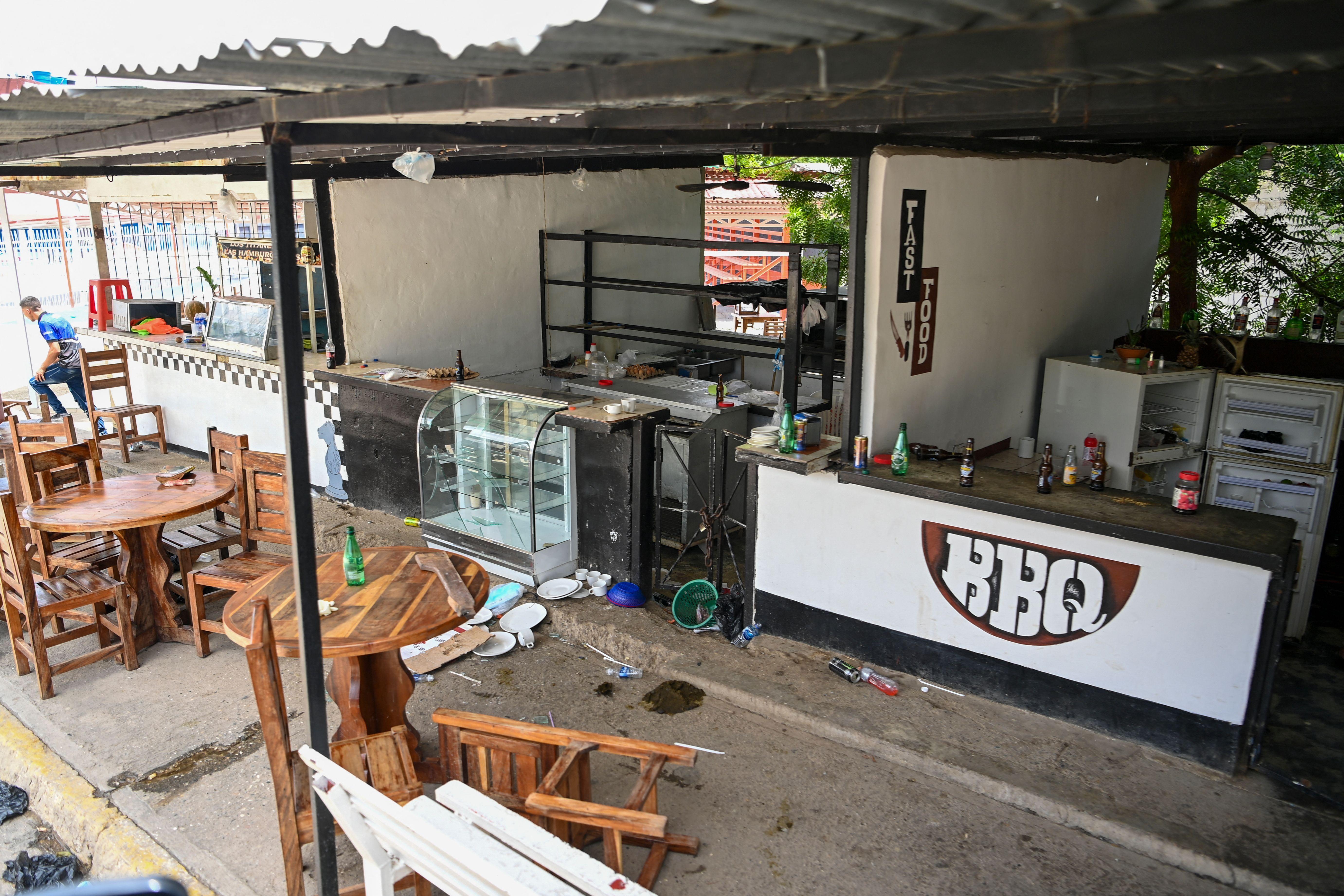 Restos de los restaurantes que operaban dentro de la cárcel