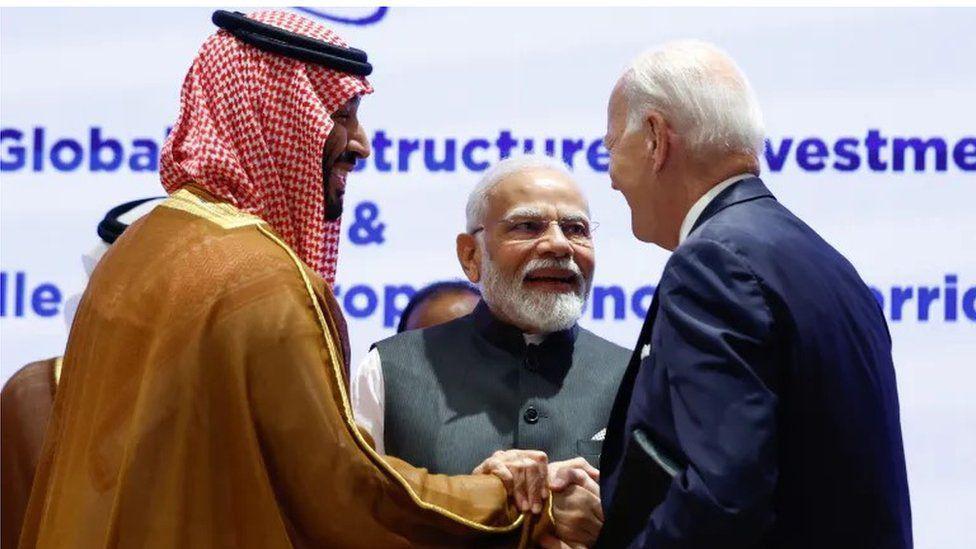 Mohammed bin Salman, Narendra Modi y Joe Biden en la cumbre del G20 en Delhi.