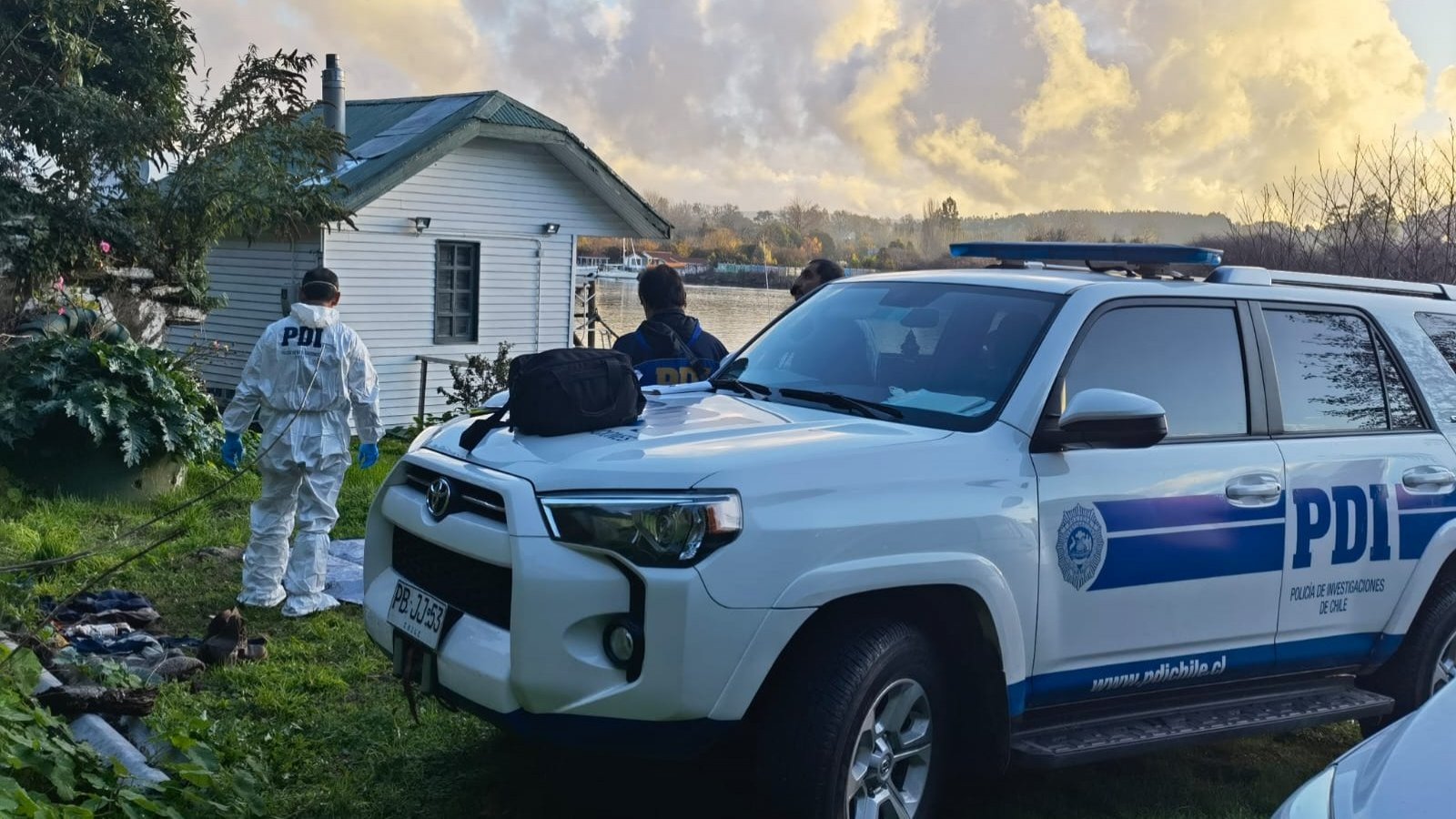 Hallan cuerpo de mujer en río Valdivia