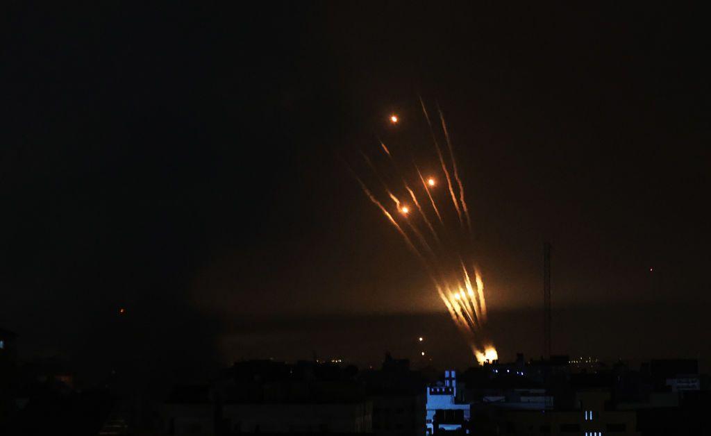 Misiles disparados desde Gaza hacia Israel.