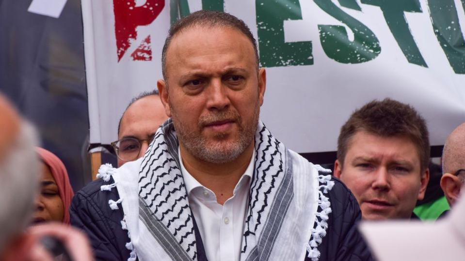Husam Zomlot, embajador palestino en Reino Unido, explica que "Hamás no es el gobierno palestino".