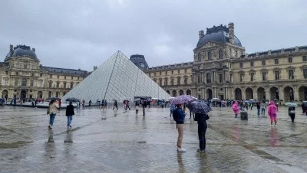 El Louvre y el palacio de Versalles reabren