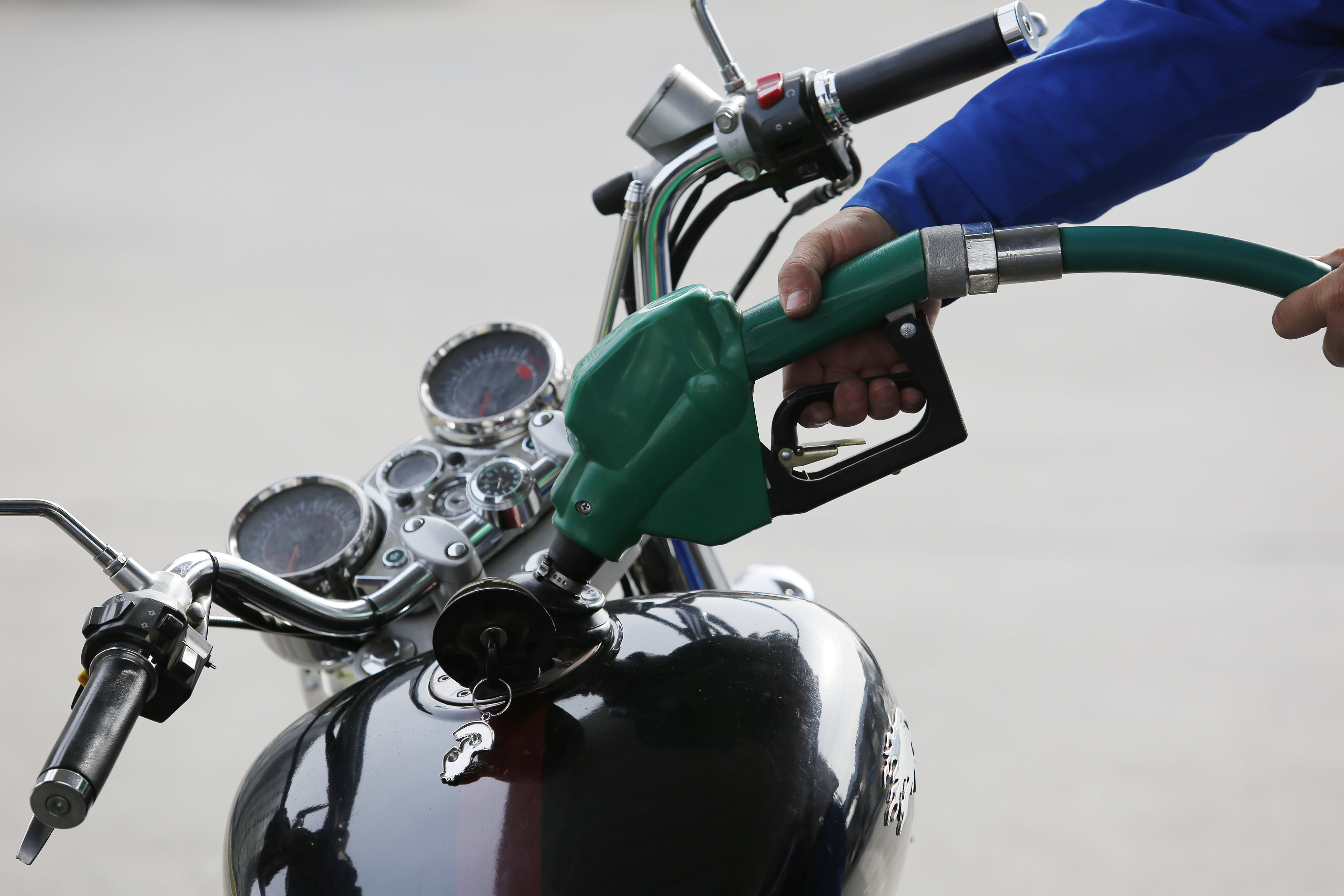 Ahorro de bencina en motos.