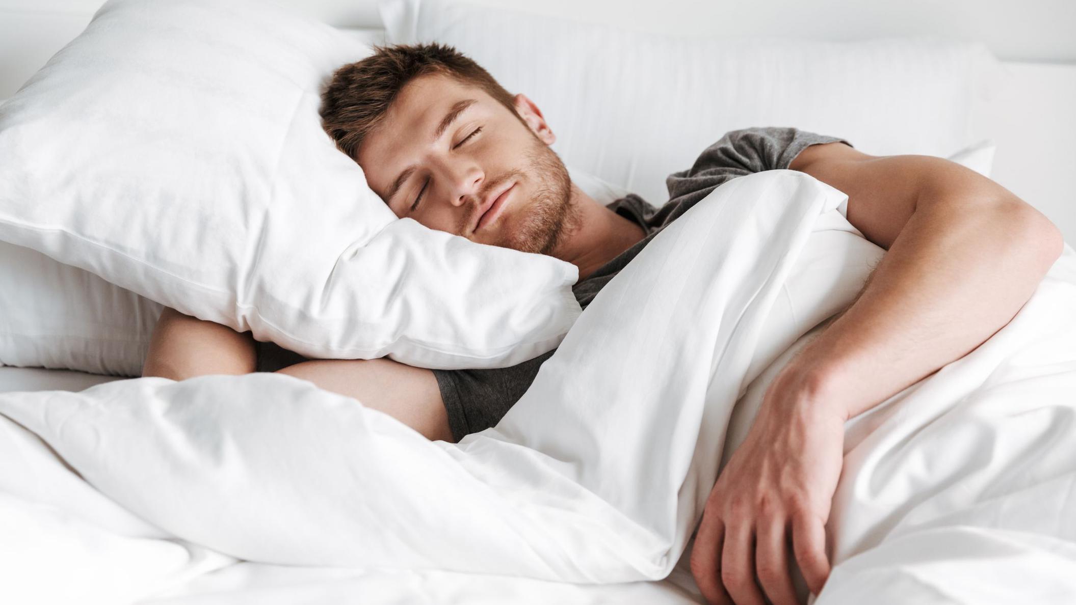Joven durmiendo