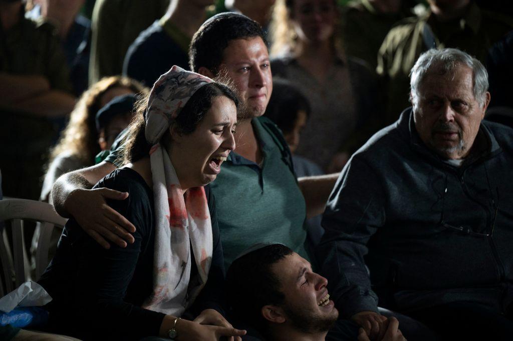 Familias israelíes lloran a sus víctimas
