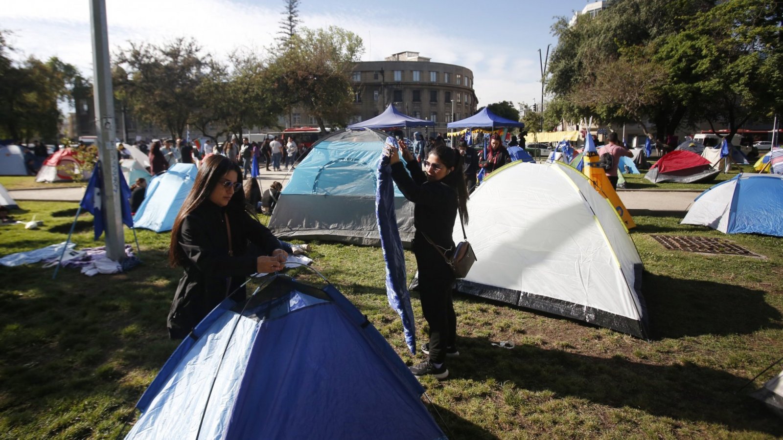 Habitantes de Lo Hermida deponen toma tras alcanzar acuerdo