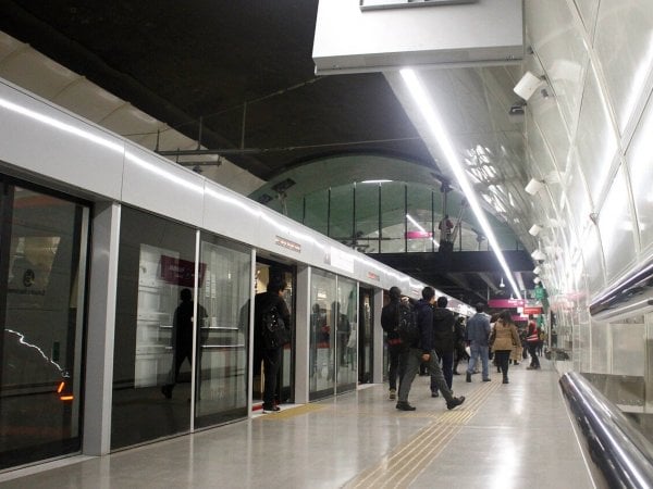 Andén Metro de Santiago. Juegos Panamericanos Santiago 2023