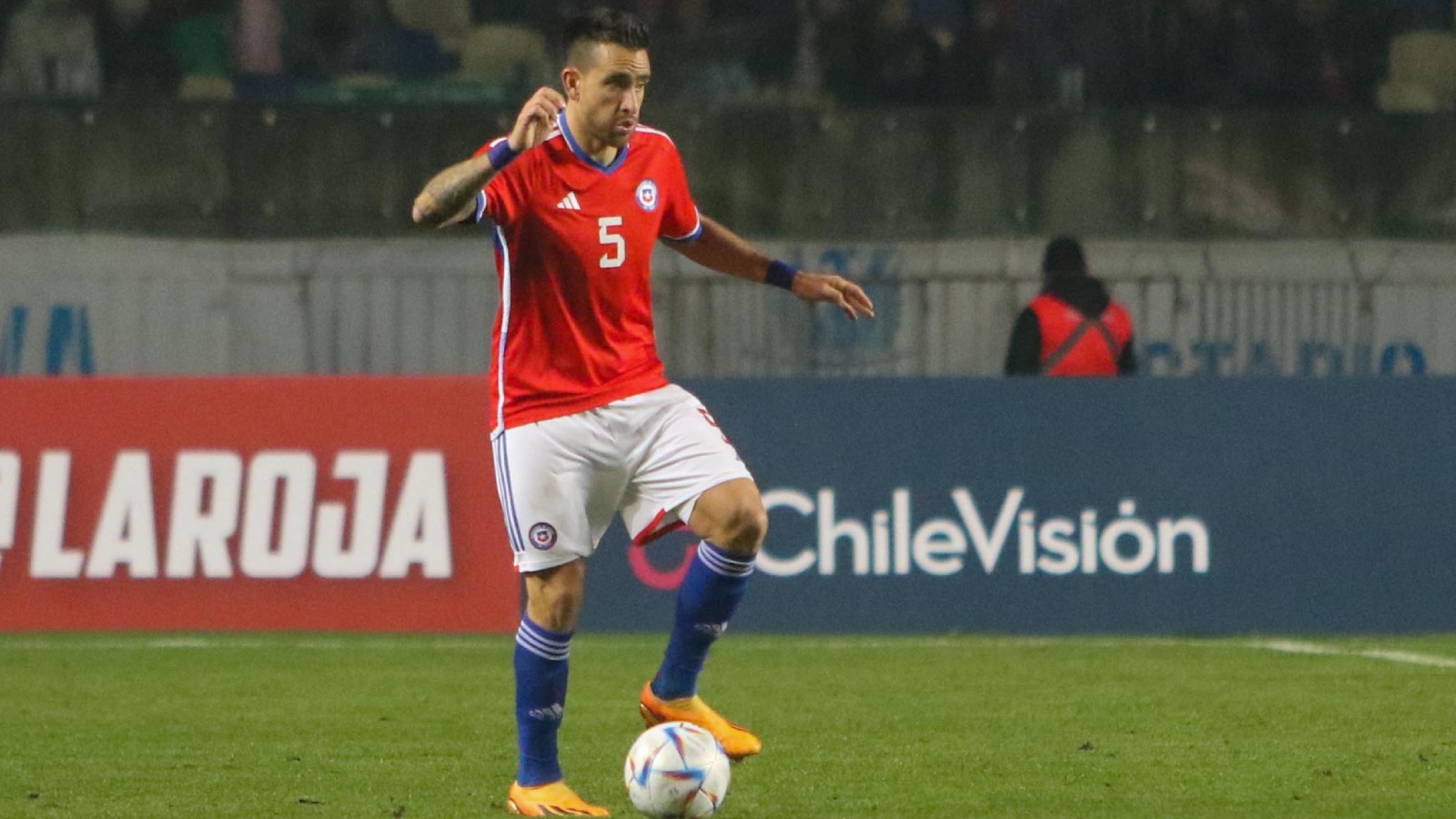 Matías Zaldivia jugando por La Roja