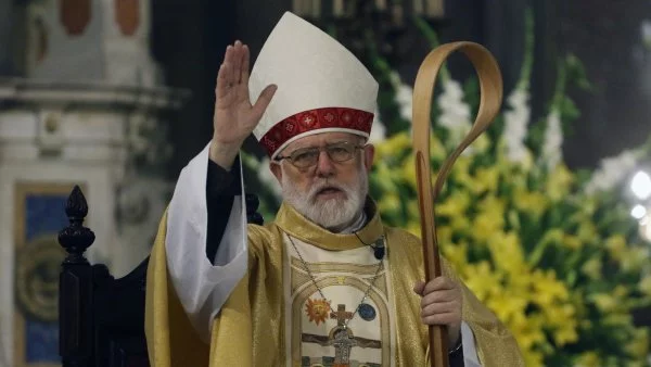 Aós pide disculpas tras renunciar al Arzobispado