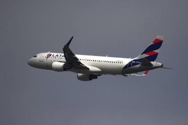 Avión LATAM AIRLINES