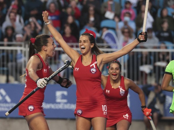 Las Diablas celebrando un gol en el hockey césped en los Juegos Panamericanos