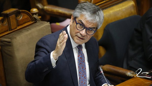 Marcel presentó 20 medidas para impulsar crecimiento económico del país