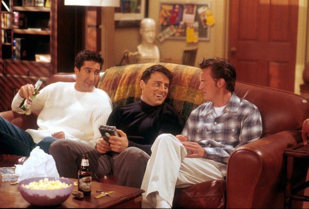 David Schwimmer, Matt LeBlanc y Matthew Perry en una escena de "Friends".