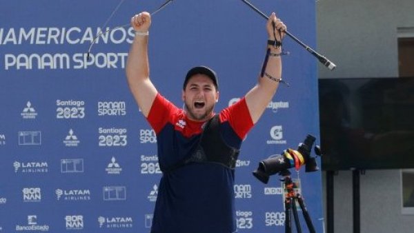 Ricardo soto en tiro con arco medalla de bronce