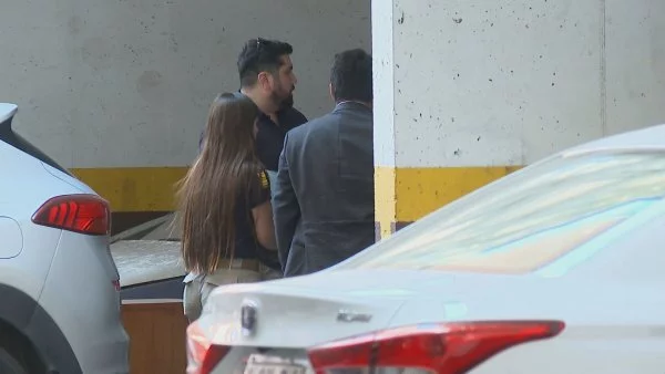 Hallan cuerpo al interior de departamento en Santiago Centro