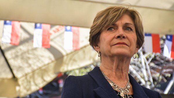 Matthei exige expulsar a migrantes que cometen delitos