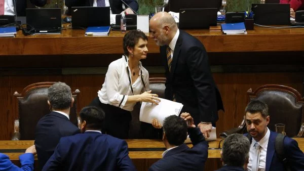 Congreso aprueba veto a usurpaciones