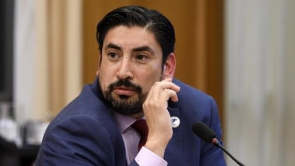 Rubén Oyarzo, diputado del PDG.