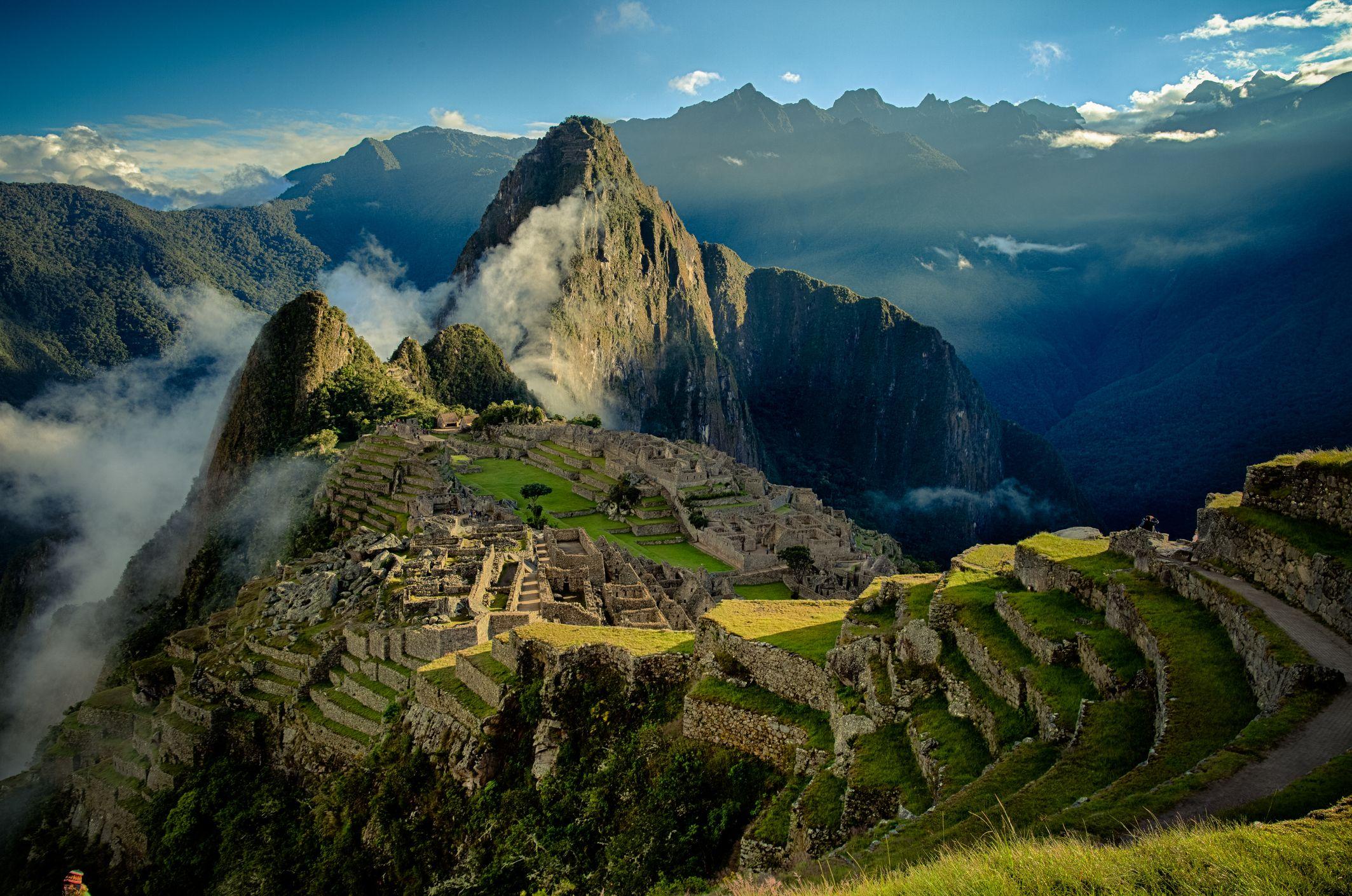 Panorámica de las ruinas de Machu Picchu