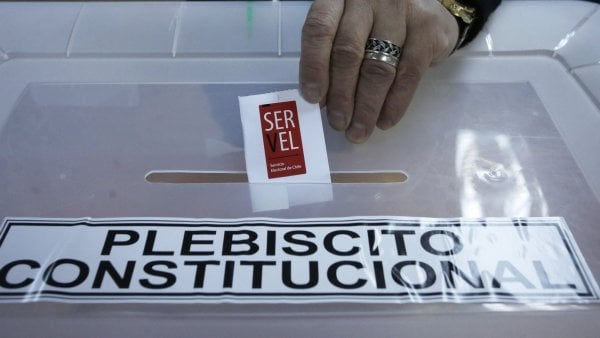 Urna Plebiscito Constitucional. Franja televisiva.