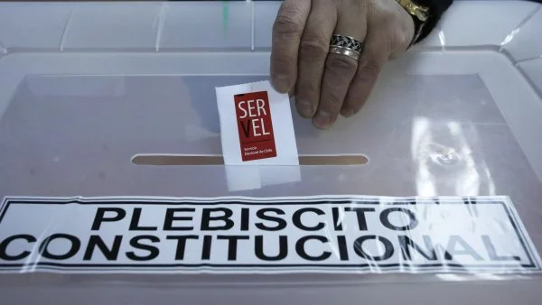Urna Plebiscito Constitucional. Franja televisiva.