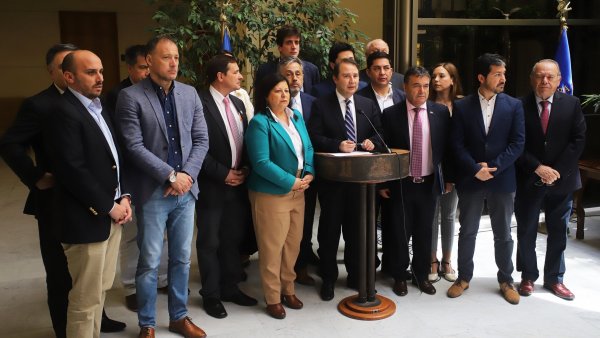 RN advierte acusación constitucional contra Tohá