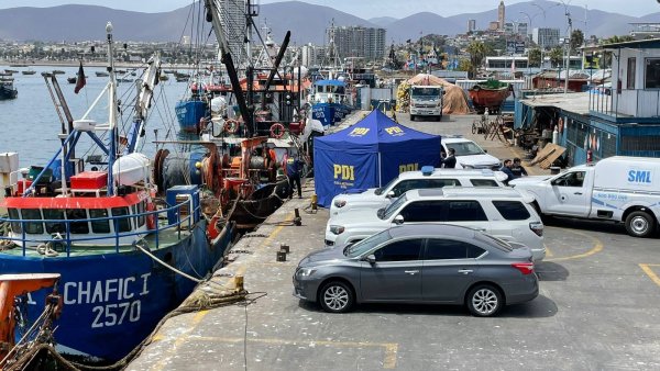 Hallan pierna humana flotando en puerto de Coquimbo