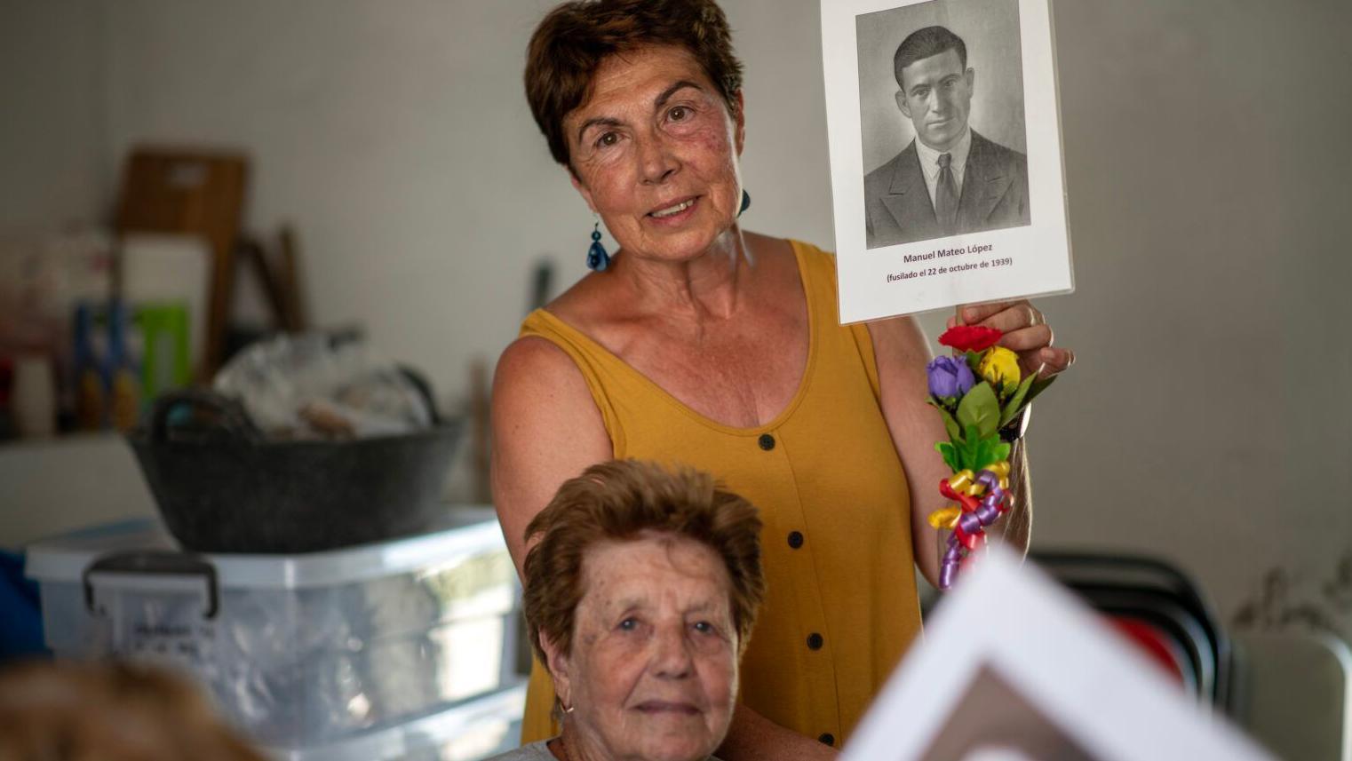 Carmen Carreras y Benita Navacerrada