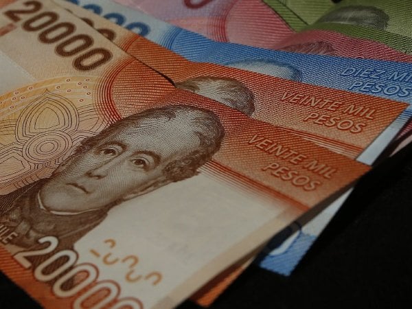 Billetes de varias denominaciones por sueldo mínimo