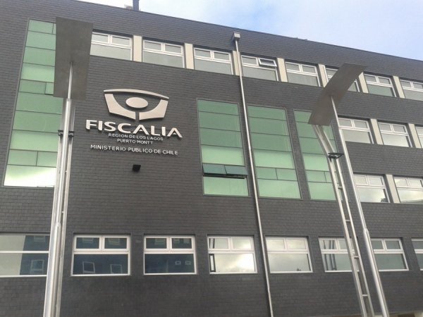 Detienen a dos funcionarias del GORE Los Lagos por fraude al fisco